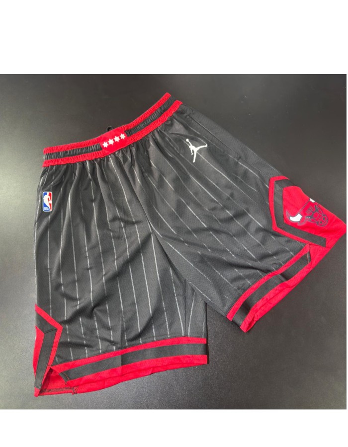Bermuda NBA CHICAGO BULLS PRETA COM LISTRAS