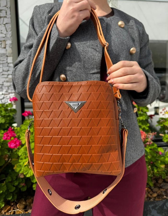  Bolsa inspiração Schütz Triângulo