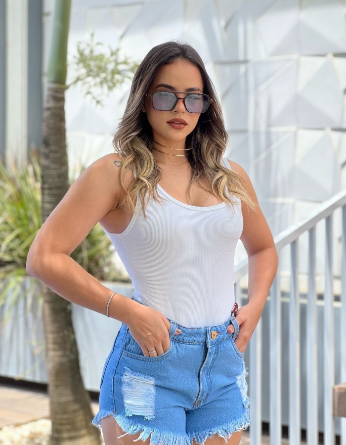 short anitta