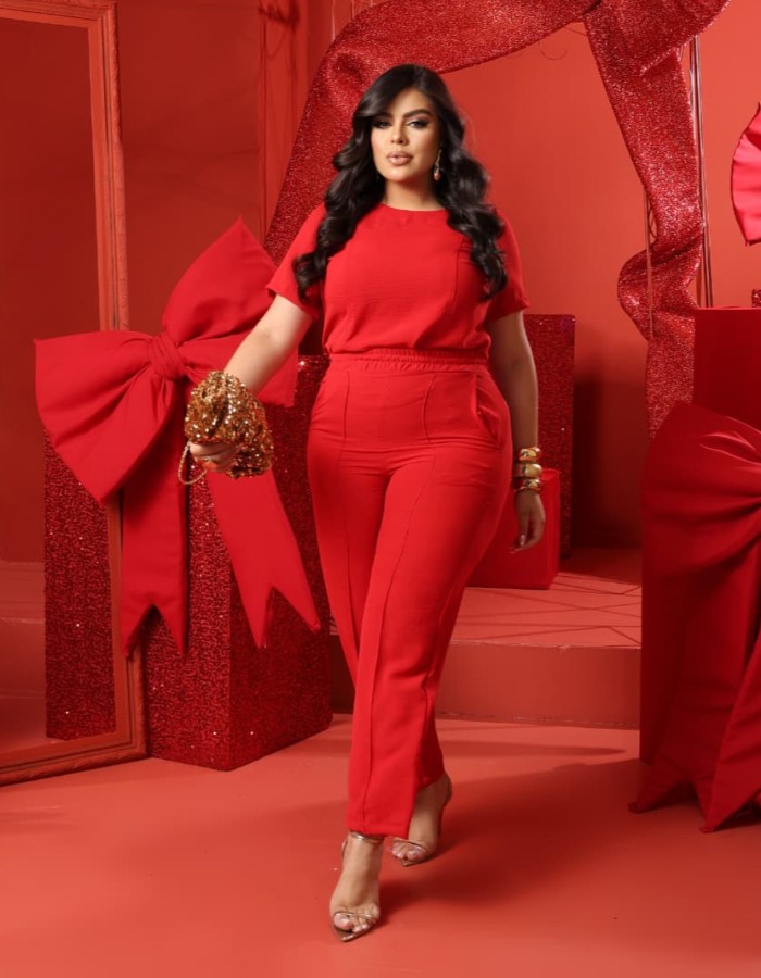 CONJUNTO BLUSA E CALÇA EM CREPE DUNA