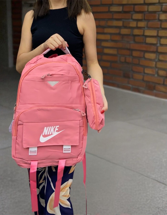 MOCHILA NIKE ACOMPANHA ESTOJO