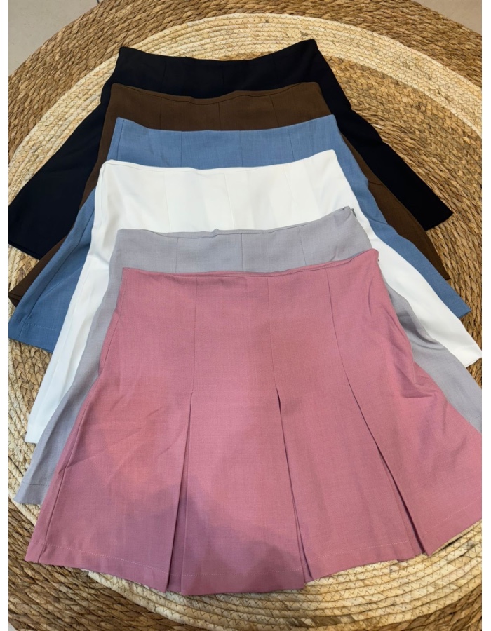 Saia alfaiataria com short de tule 