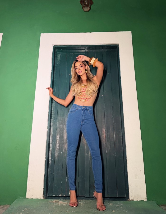 CALÇA SKINNY COM LYCRA 