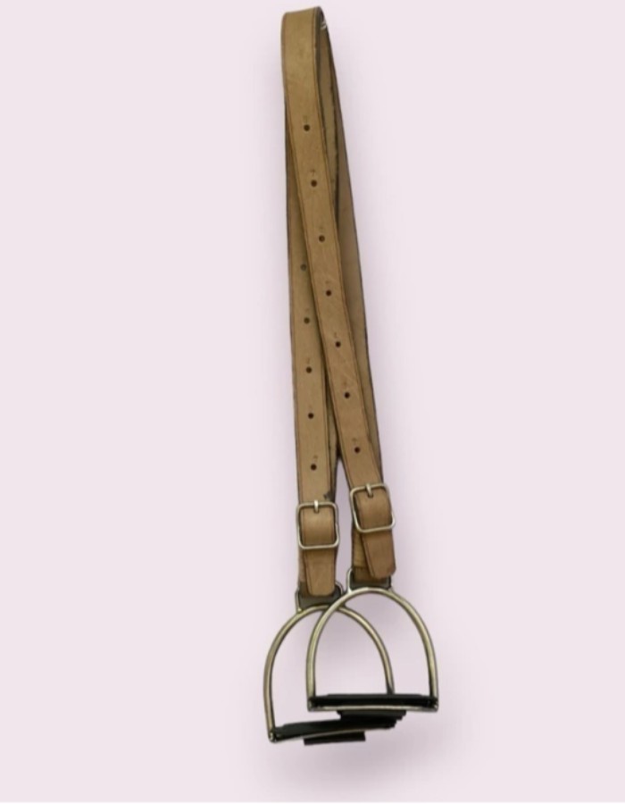 Loro Médio Estrovado