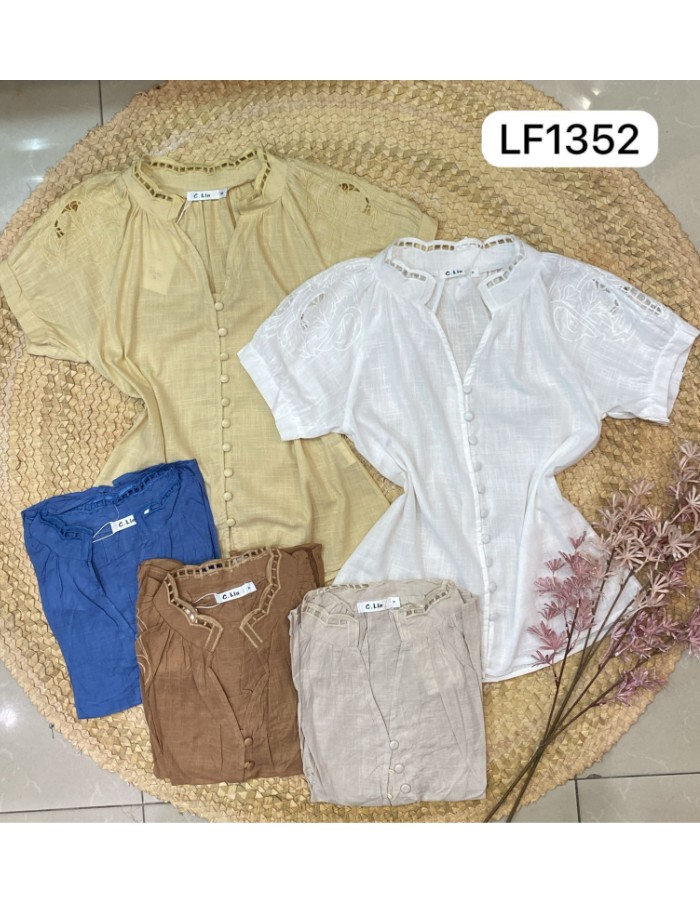 BLUSA TECIDO LINHO COM BORDADO NA GOLA E NA MANGA