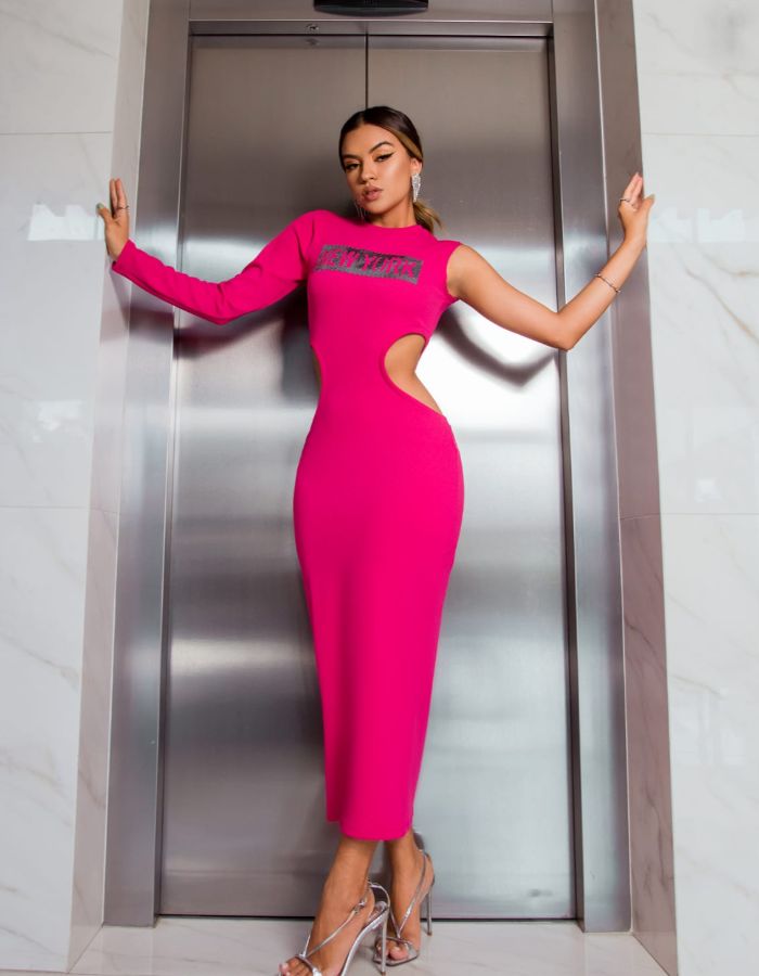 VESTIDO C/ RECORTE LATERAL