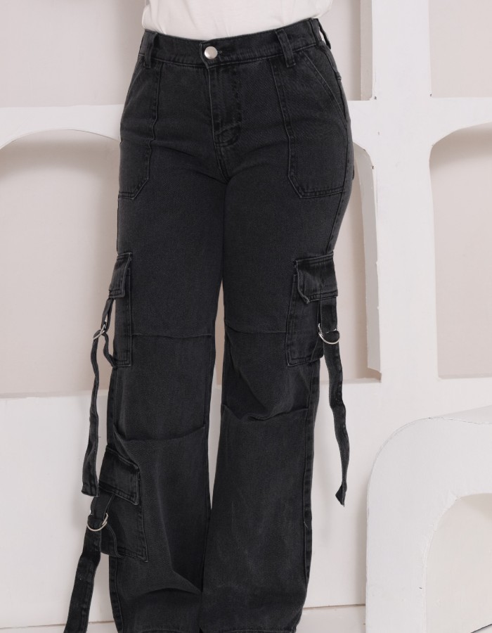 CALÇA WIDE LEG BARRA DETALHE DE PLINÇA E BOLSOS CARGO COM FIVELA (DESGRADEADA)