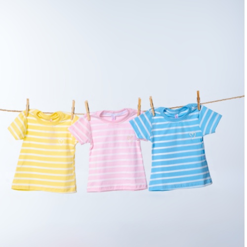 T-SHIRT TRADICIONAL LISTRADA MENINA