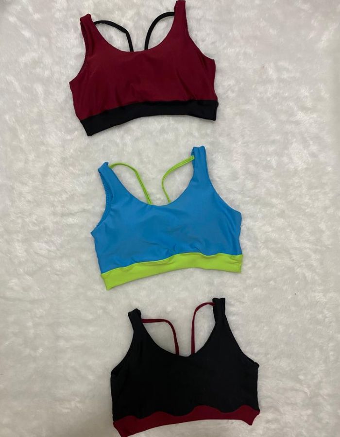 TOP COM DETALHE NAS COSTAS