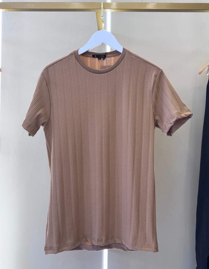 T-SHIRT DIFERENCIADA 