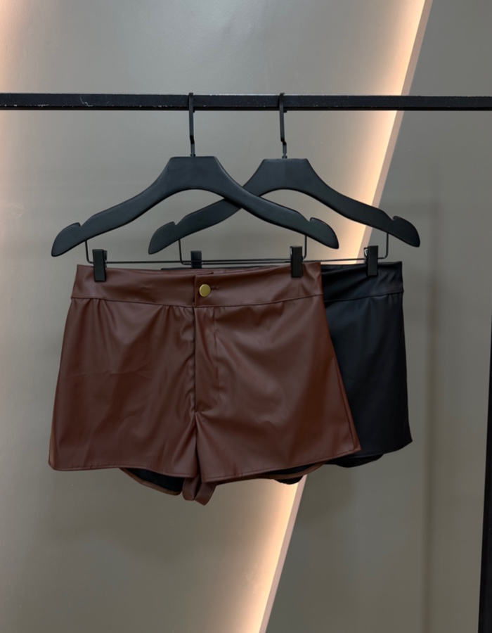 SHORT DE COURO